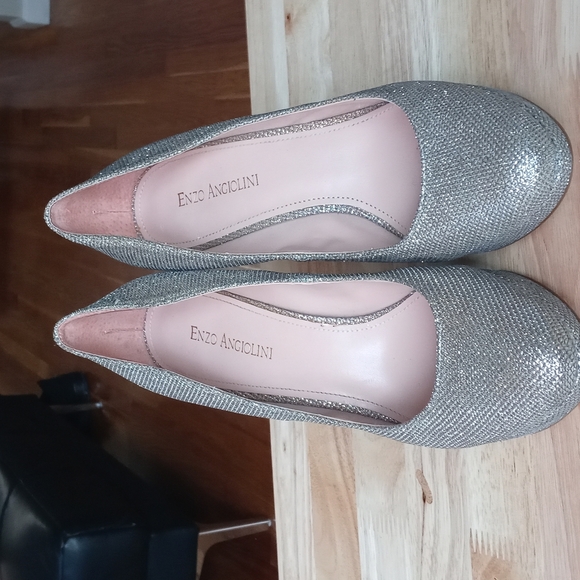 Women heels - Picture 1 of 8